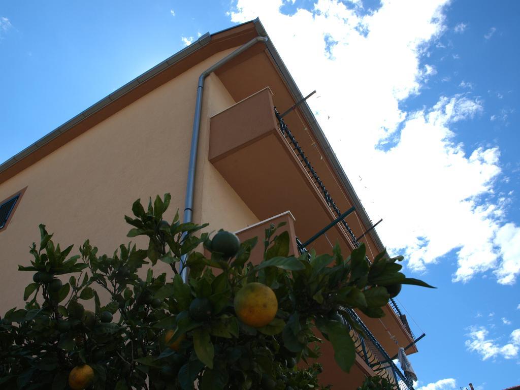Apartment Luna Ploce  Buitenkant foto